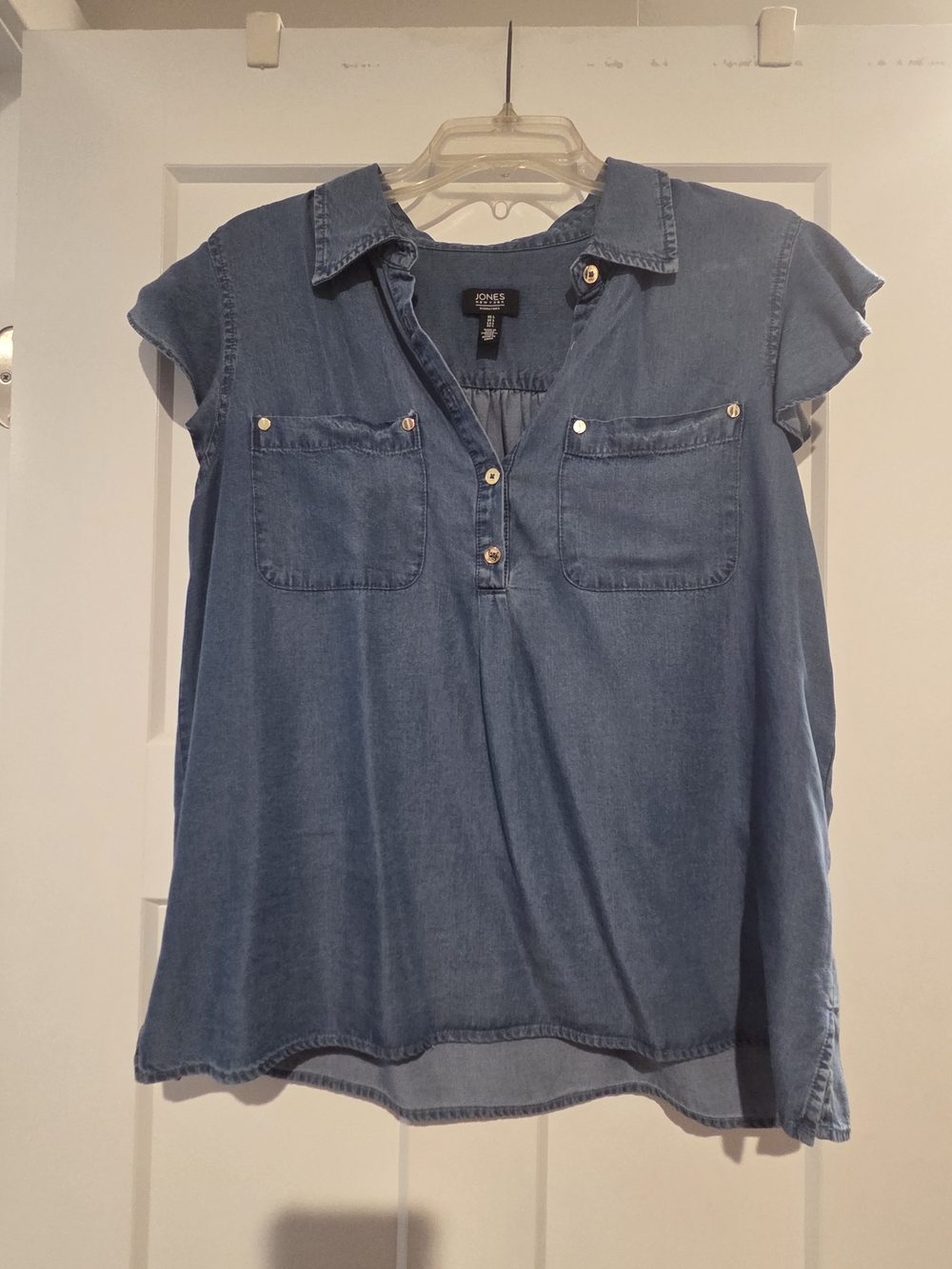 Jones New York Denim-Look Cap Sleeve Button-Front Top in Light Blue